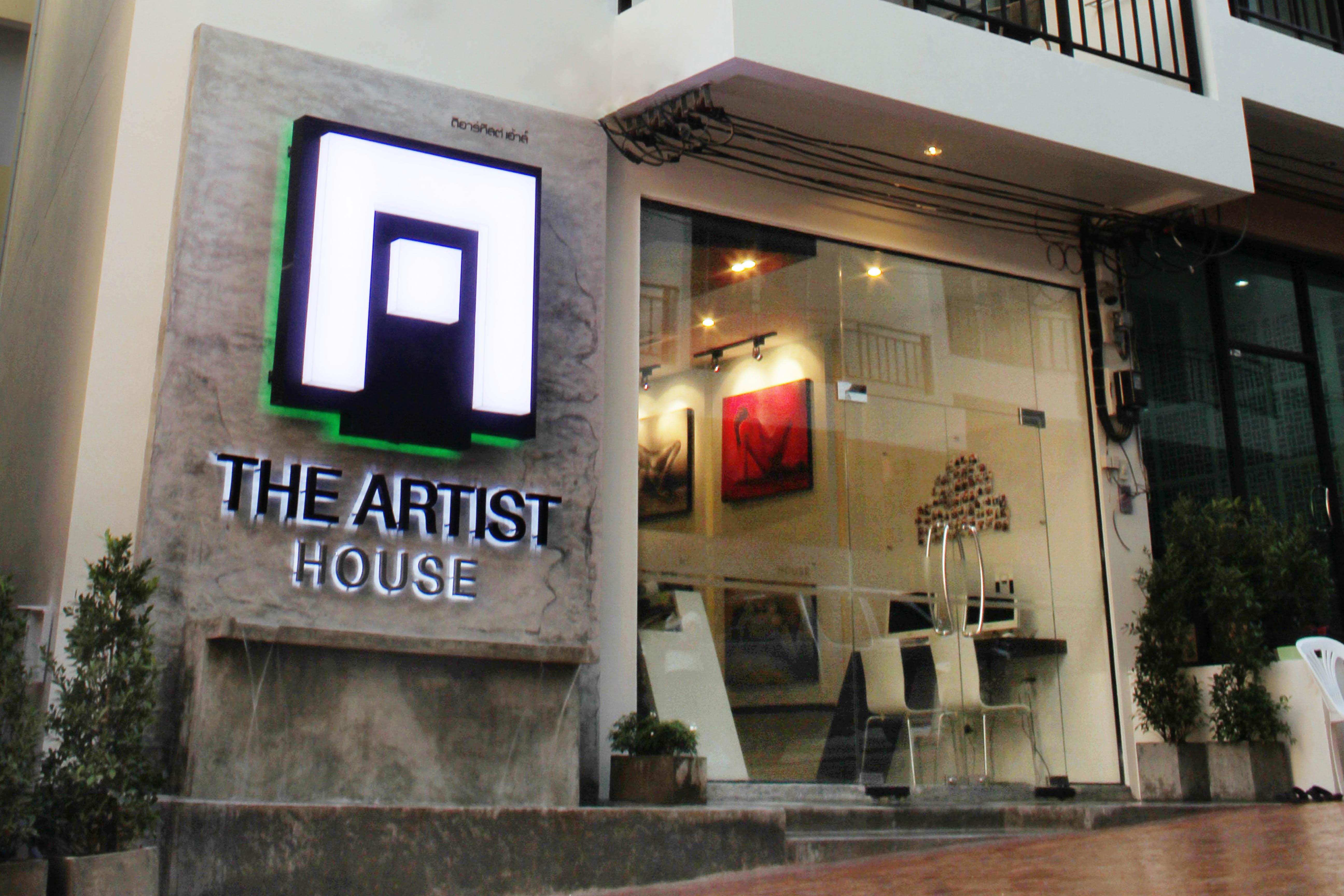 The Artist House Hotel Patong Exterior photo