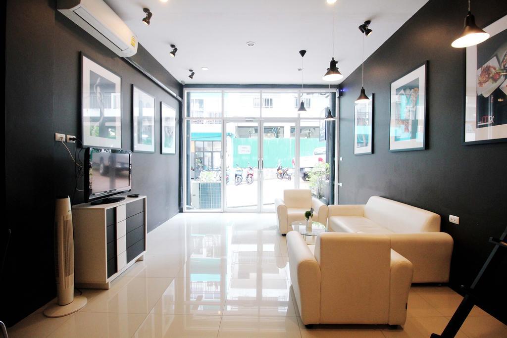 The Artist House Hotel Patong Exterior photo